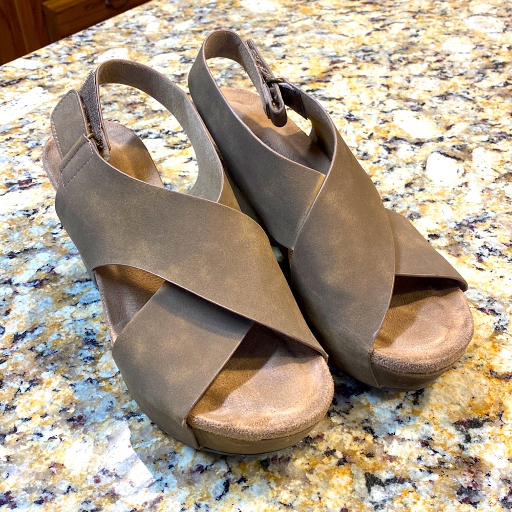 Pierre Dumas Wedges
